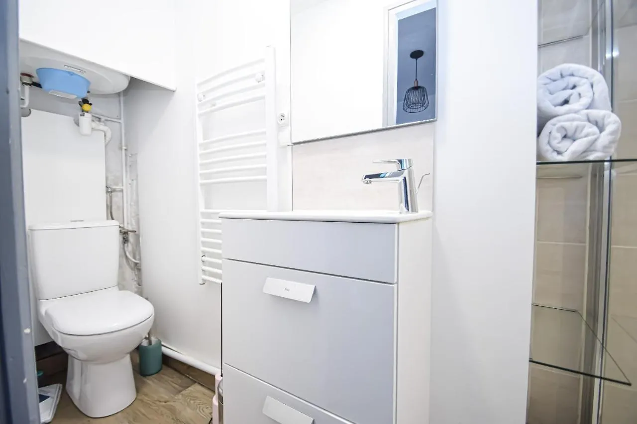 Grand Studio Au Coeur De Dinard A 1Min Du Marche Et 6Min Plage De L'Ecluse Apartment