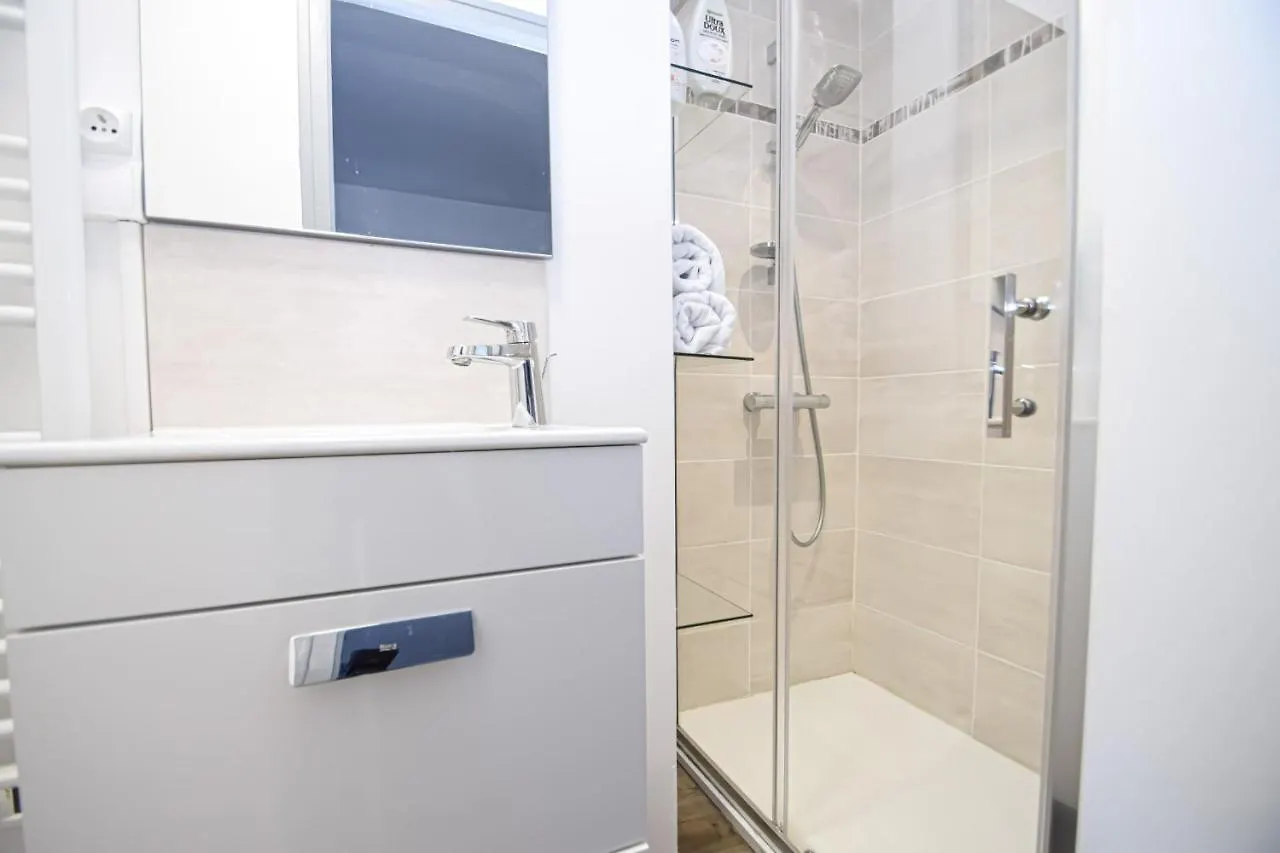 Grand Studio Au Coeur De Dinard A 1Min Du Marche Et 6Min Plage De L'Ecluse Apartment